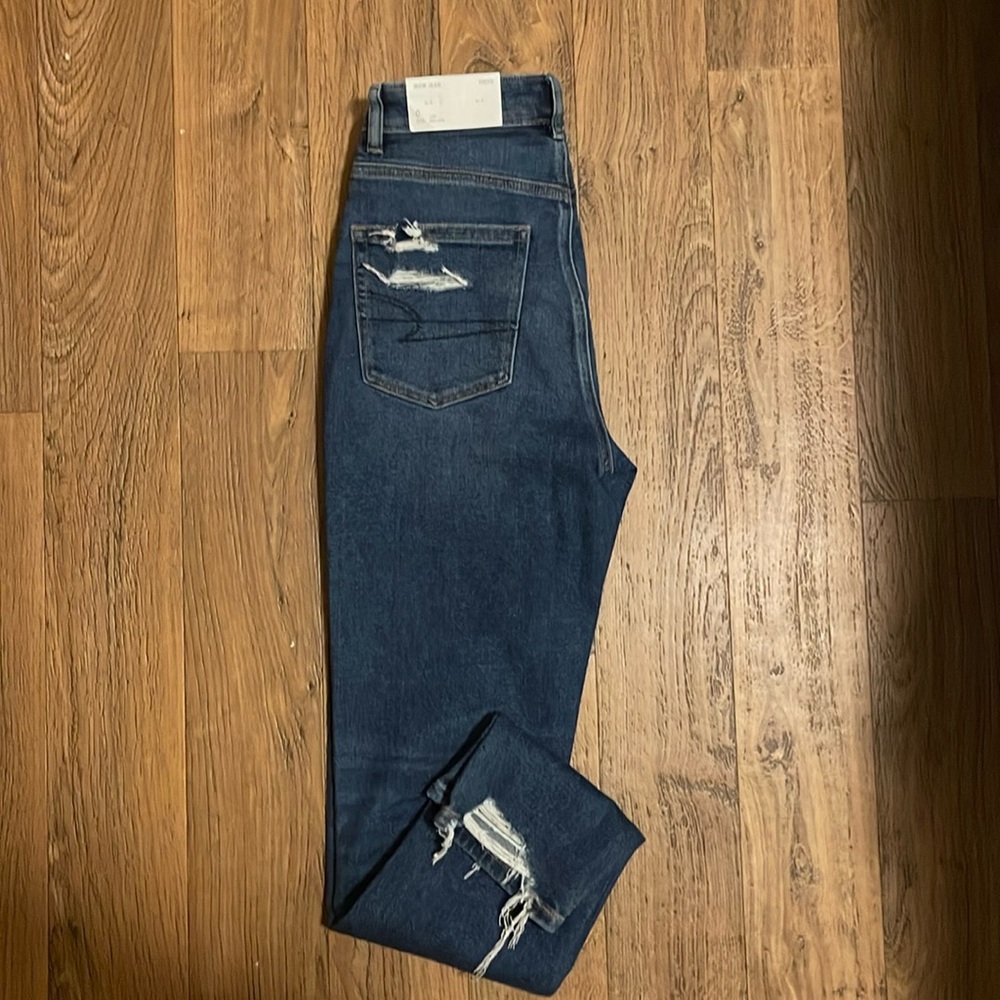 NWT American Eagle Mom Jean